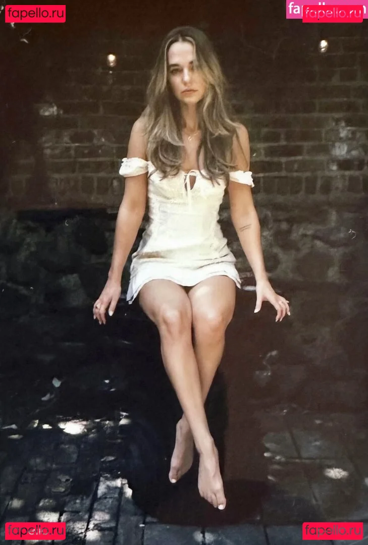 Madison Iseman Onlyfans Photo Gallery 