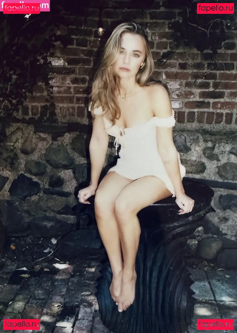 Madison Iseman Onlyfans Photo Gallery 