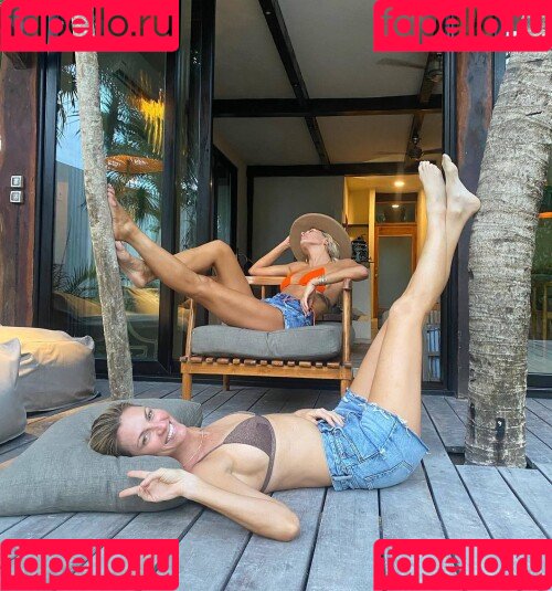 Laura Wontorra Onlyfans Photo Gallery 