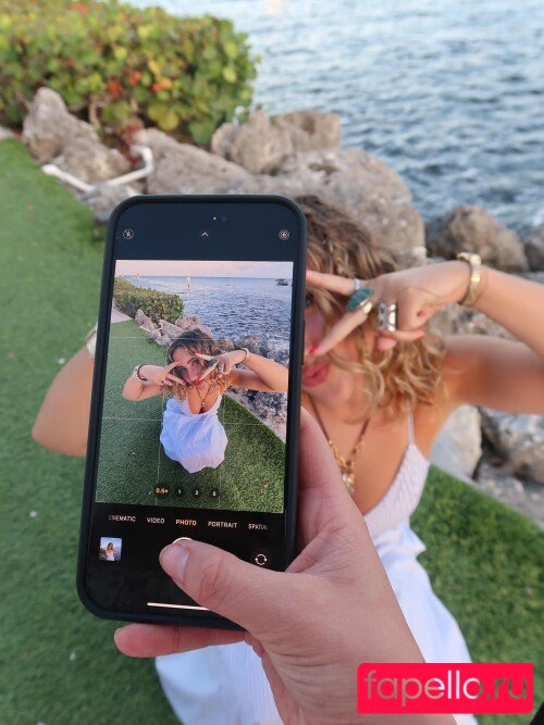 Ava Kolker Onlyfans Photo Gallery 