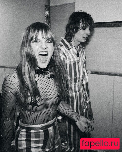 Victoria De Angelis Onlyfans Photo Gallery 