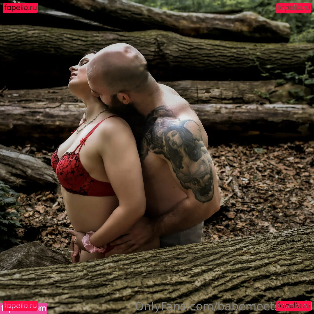 babemeetsbeard Onlyfans Photo Gallery 