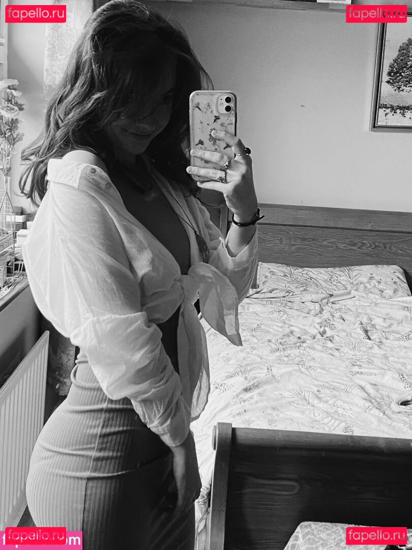 Laura Anne Onlyfans Photo Gallery 