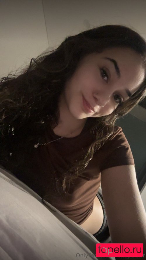 smallsarah Onlyfans Photo Gallery 