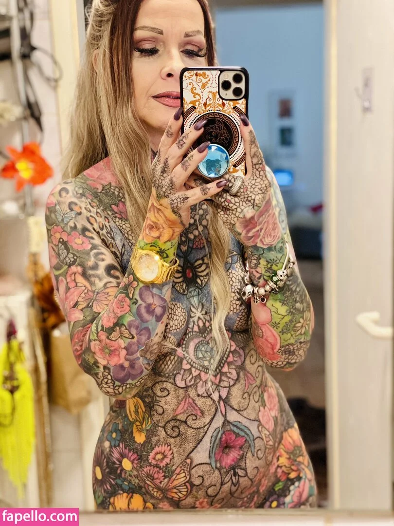 Tattoobutterfly Onlyfans Photo Gallery 