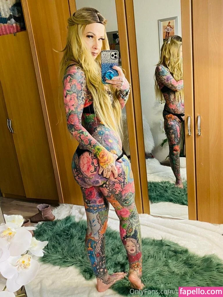Tattoobutterfly Onlyfans Photo Gallery 