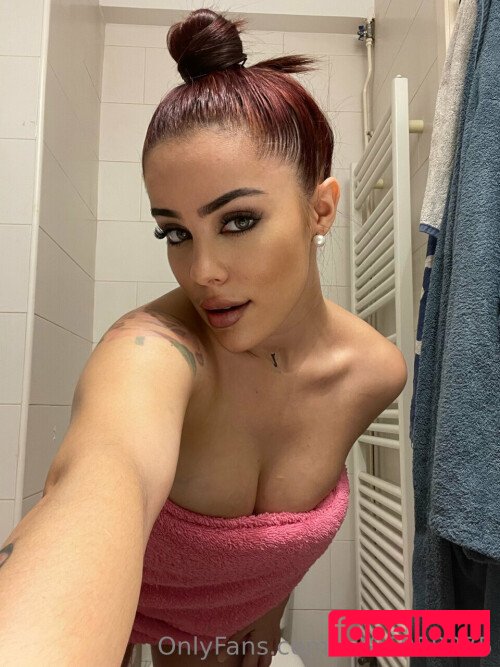 giiirlyyyyyy2.2 Onlyfans Photo Gallery 