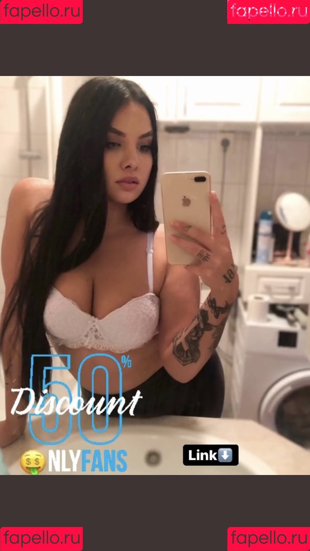 Bozsoki Barbi Onlyfans Photo Gallery 