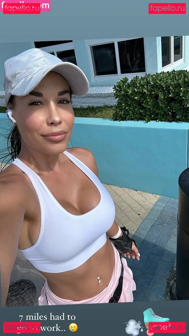 Satin Onlyfans Photo Gallery 