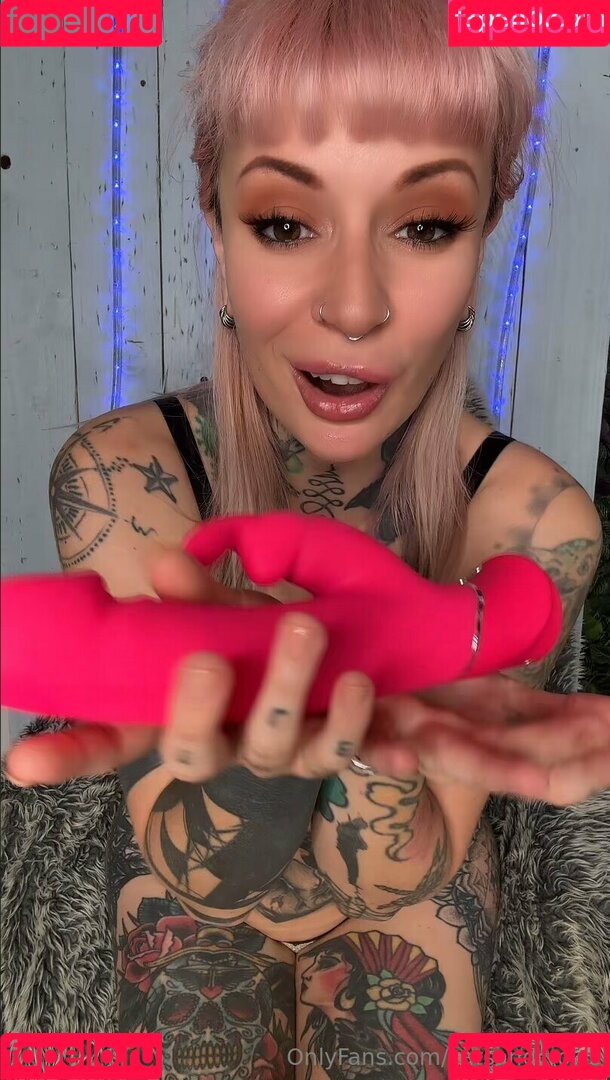 Katsandcrows Onlyfans Photo Gallery 