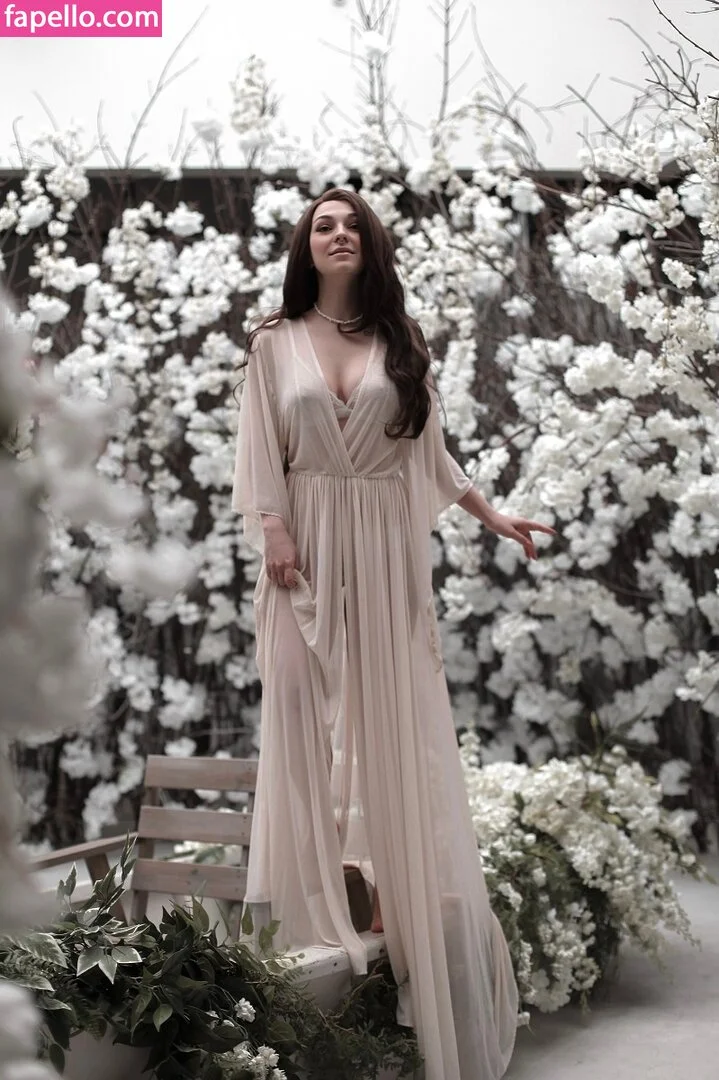 Dear Iris Onlyfans Photo Gallery 