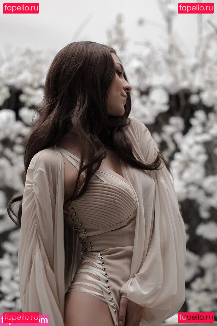 Dear Iris Onlyfans Photo Gallery 