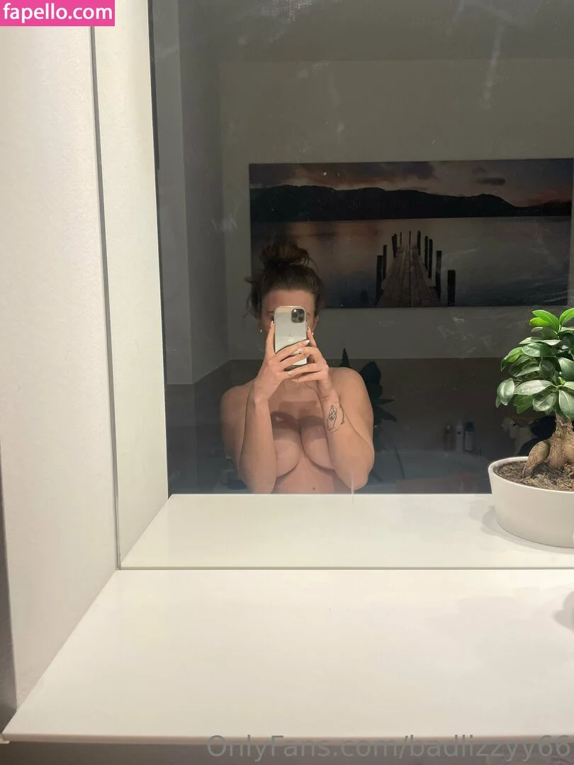 badlizzyy66 Onlyfans Photo Gallery 