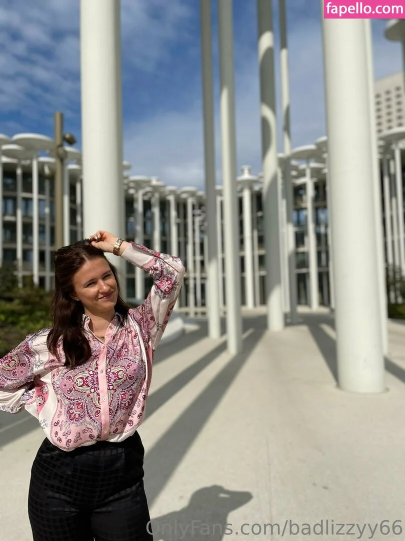 badlizzyy66 Onlyfans Photo Gallery 