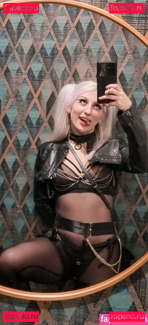 InnocentElixir Onlyfans Photo Gallery 