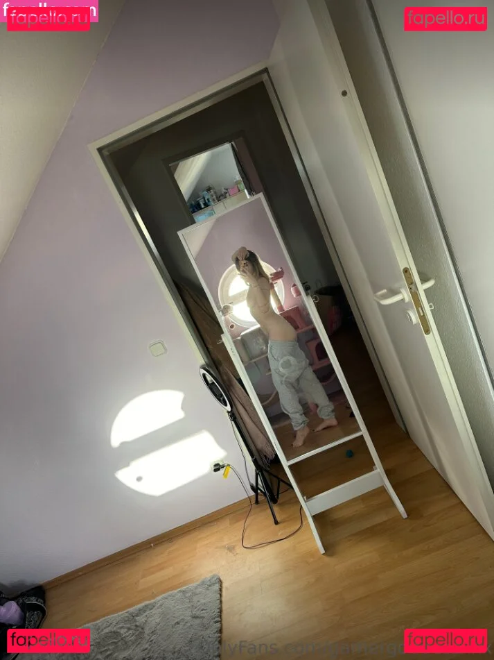 lilbloomix Onlyfans Photo Gallery 