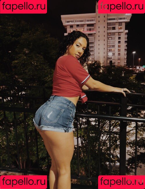 Izzy Clark Onlyfans Photo Gallery 