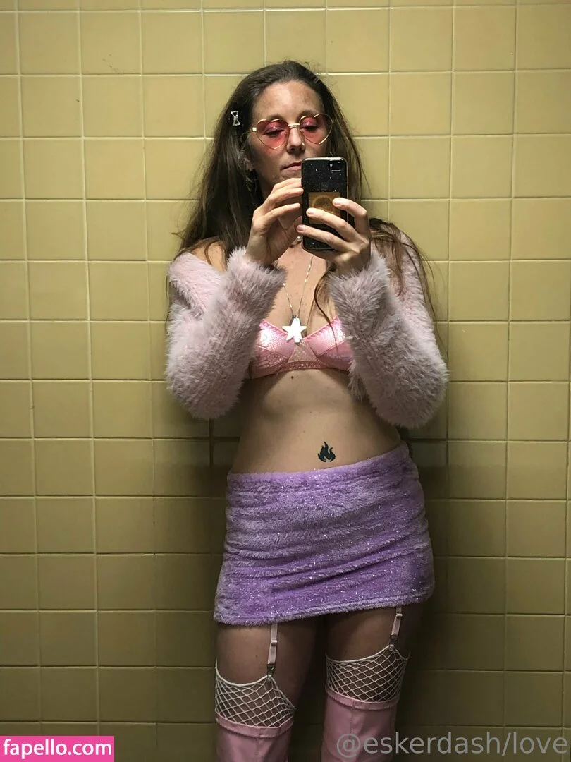 eskerdash Onlyfans Photo Gallery 