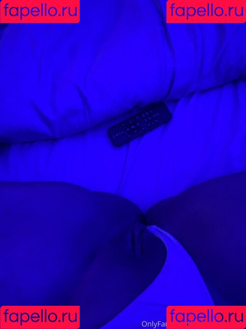 Mel Farahmand Onlyfans Photo Gallery 