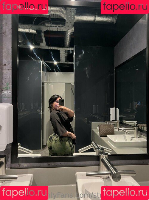 Mel Farahmand Onlyfans Photo Gallery 