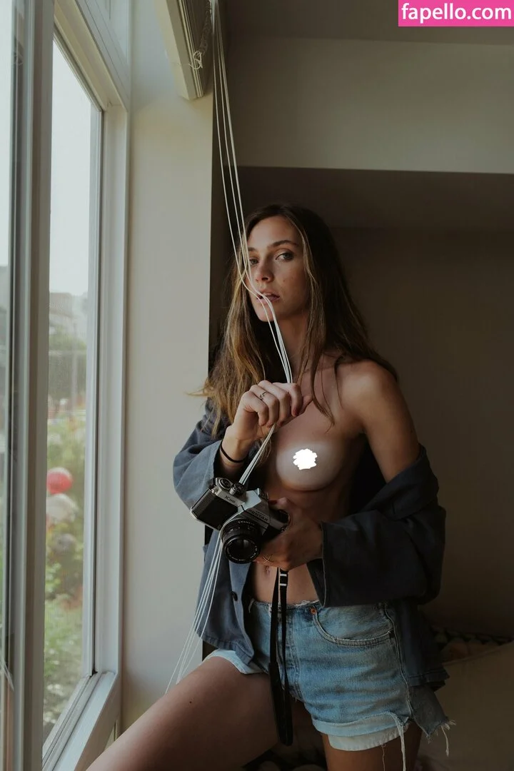 Emily Hall Onlyfans Photo Gallery 