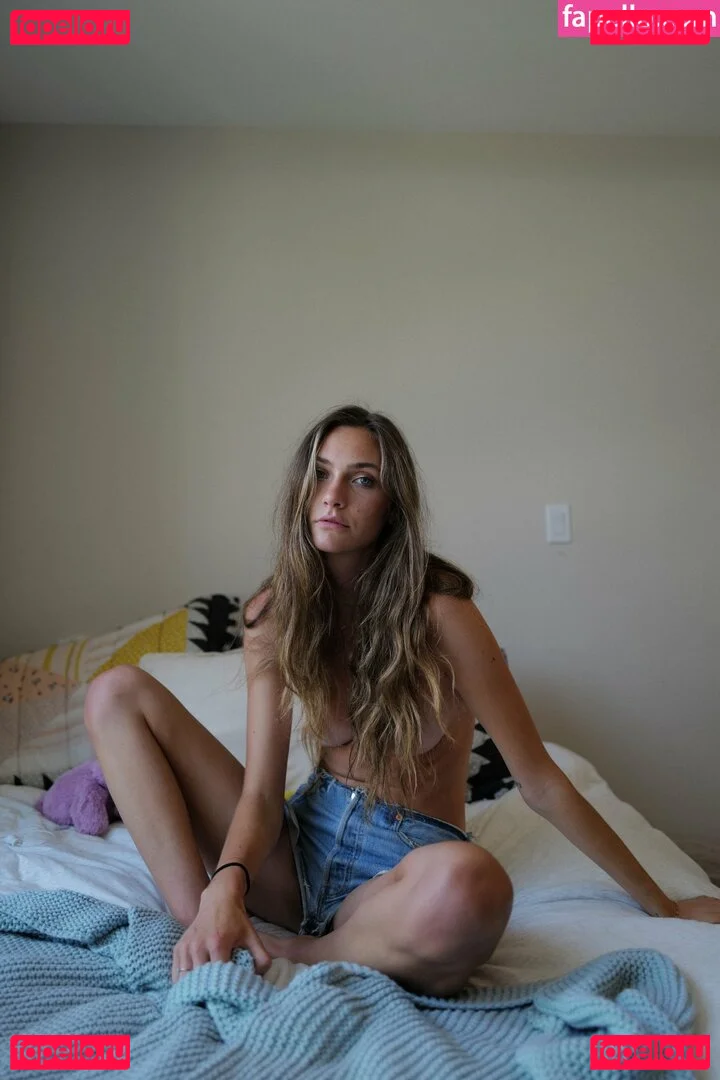 Emily Hall Onlyfans Photo Gallery 