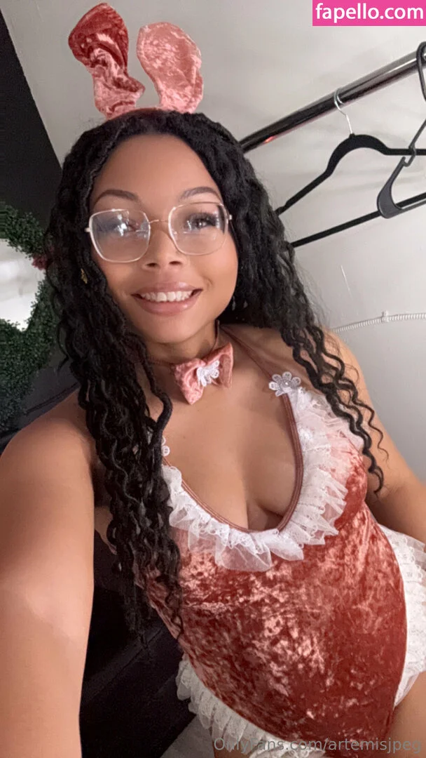 artemisjpeg Onlyfans Photo Gallery 