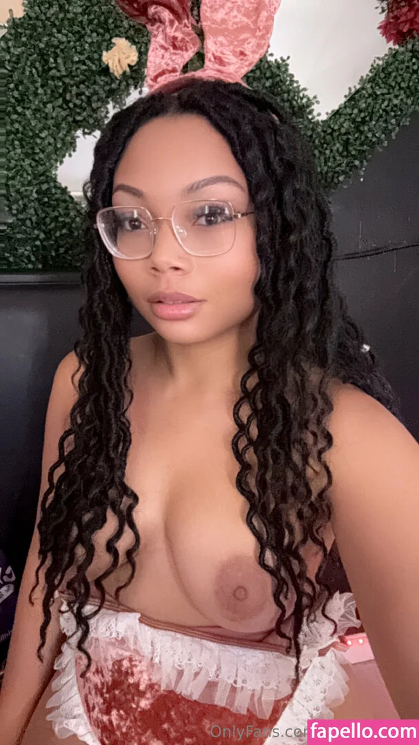 artemisjpeg Onlyfans Photo Gallery 