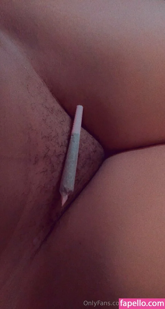 artemisjpeg Onlyfans Photo Gallery 