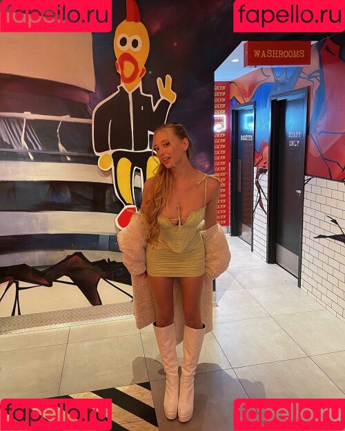 sophia.ilysm Onlyfans Photo Gallery 