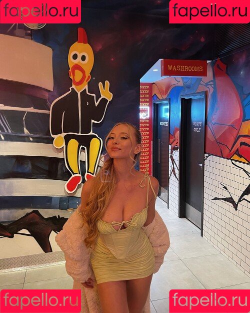 sophia.ilysm Onlyfans Photo Gallery 