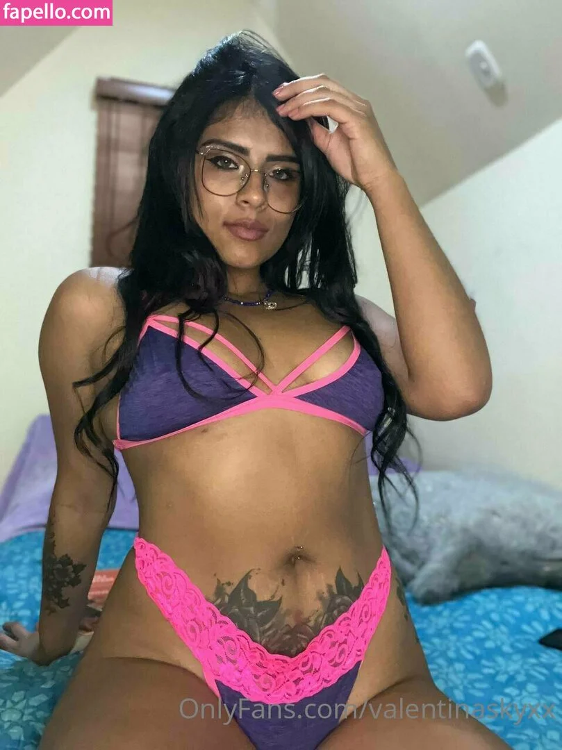 valentinaskyxx Onlyfans Photo Gallery 