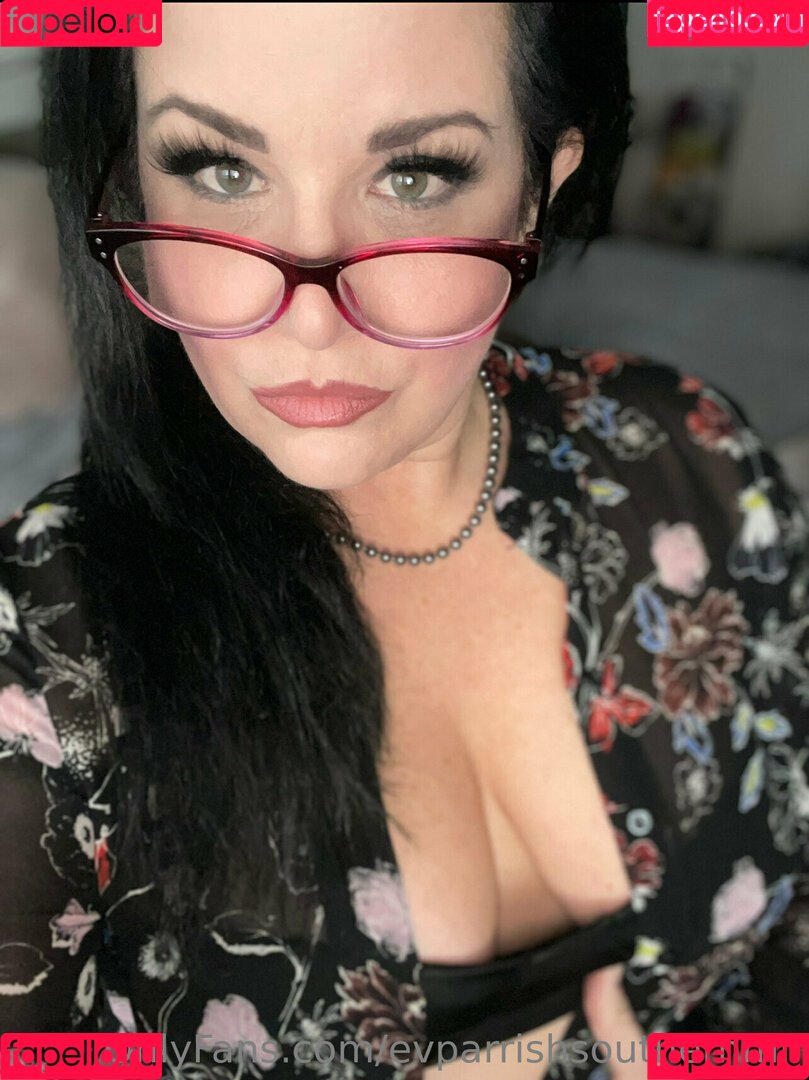 evparrishsouthernmil Onlyfans Photo Gallery 