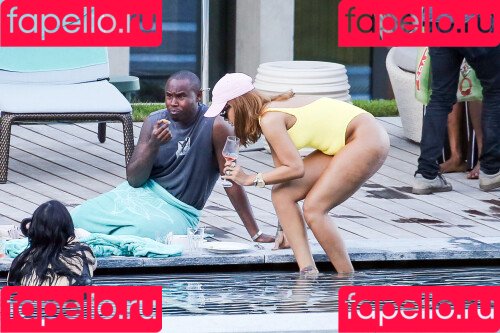 Rihanna Onlyfans Photo Gallery 