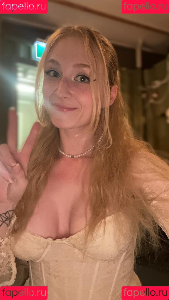 Janet Devlin Onlyfans Photo Gallery 