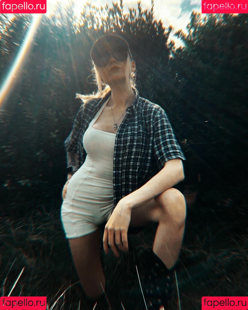 Janet Devlin Onlyfans Photo Gallery 