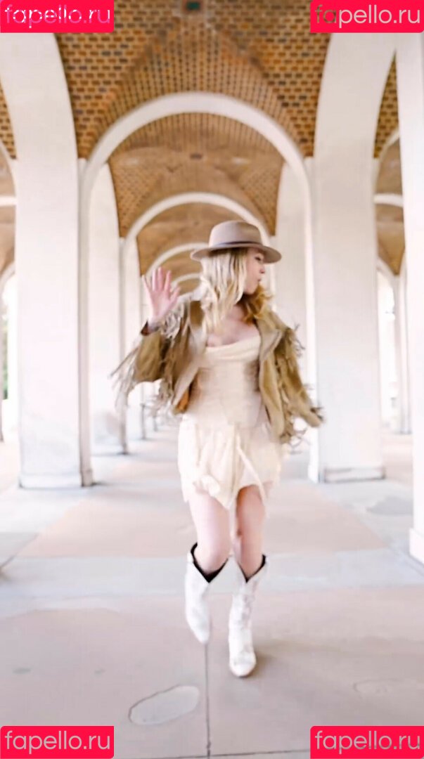 Janet Devlin Onlyfans Photo Gallery 