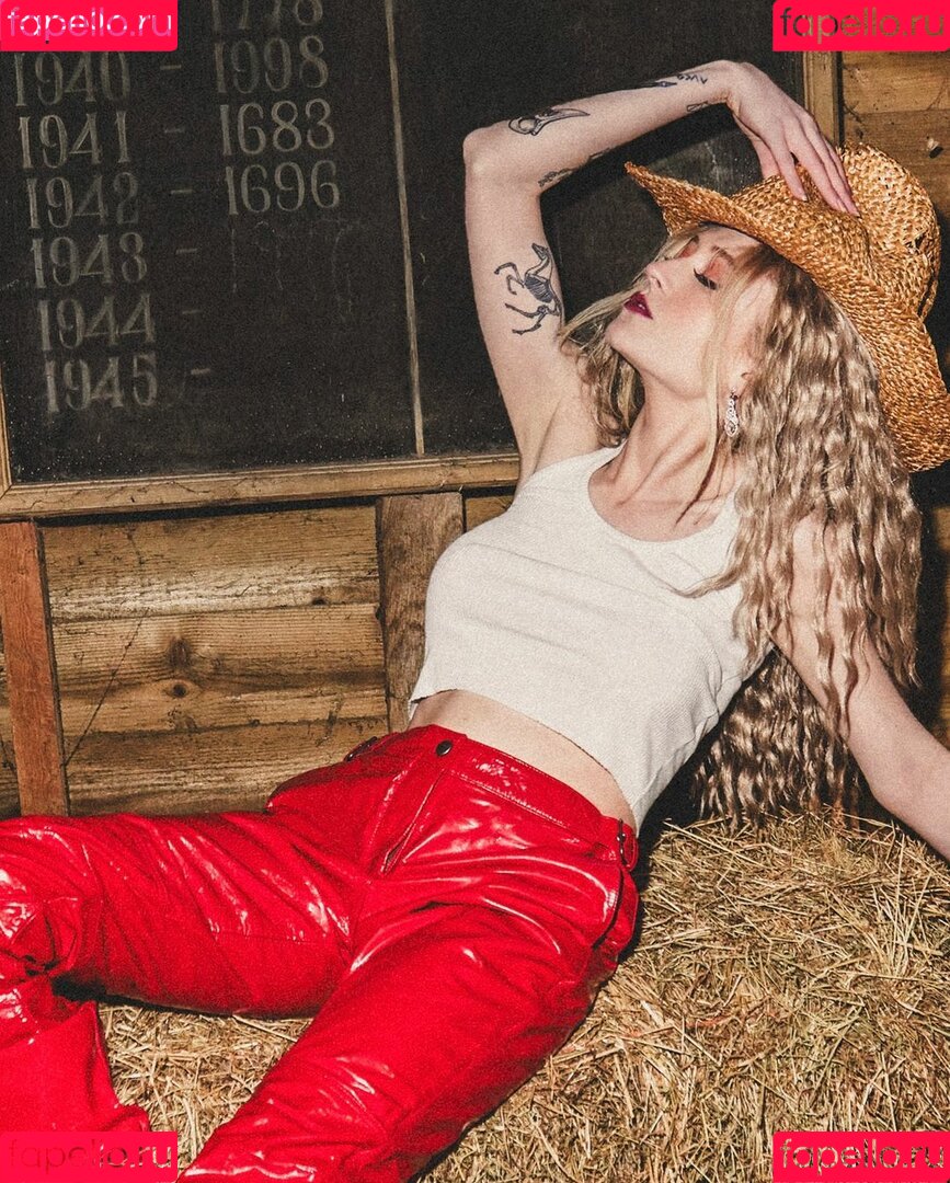 Janet Devlin Onlyfans Photo Gallery 