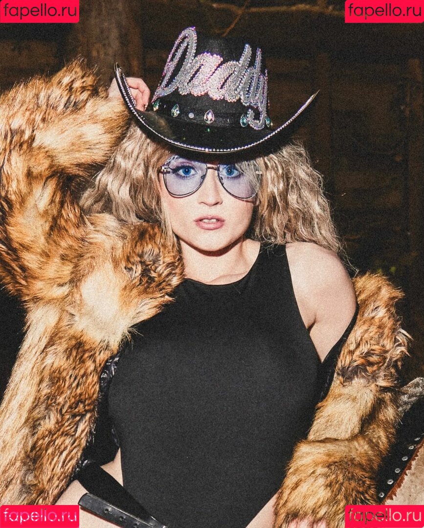 Janet Devlin Onlyfans Photo Gallery 