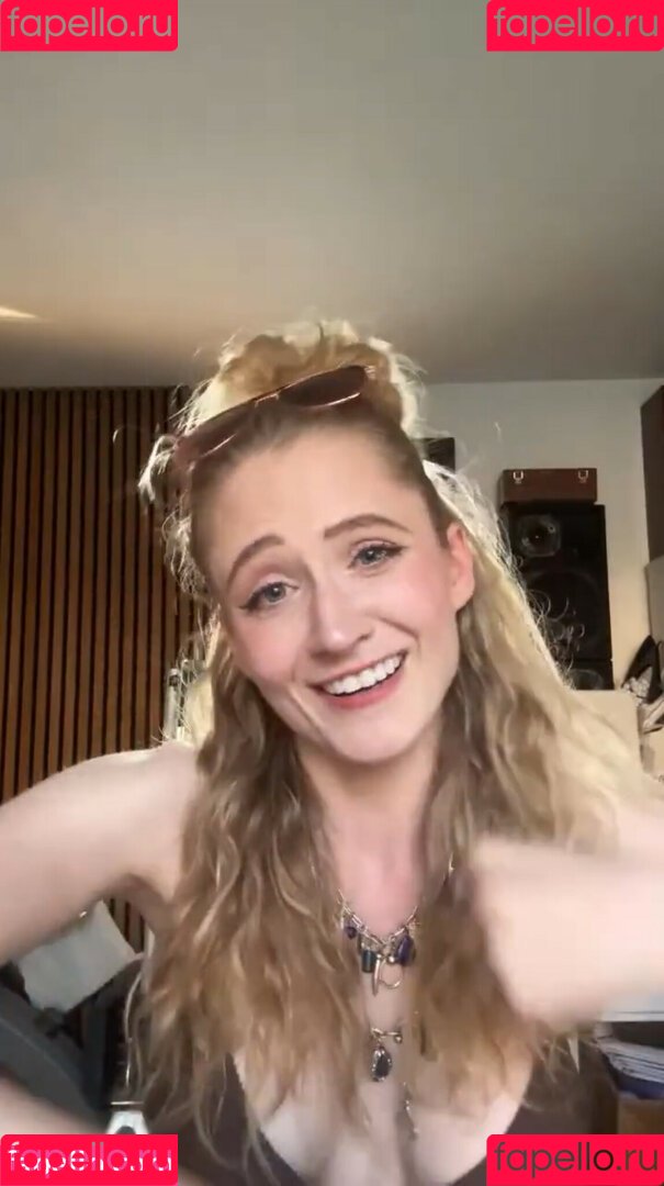 Janet Devlin Onlyfans Photo Gallery 