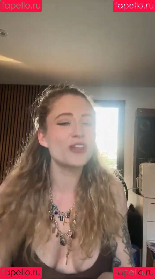 Janet Devlin Onlyfans Photo Gallery 