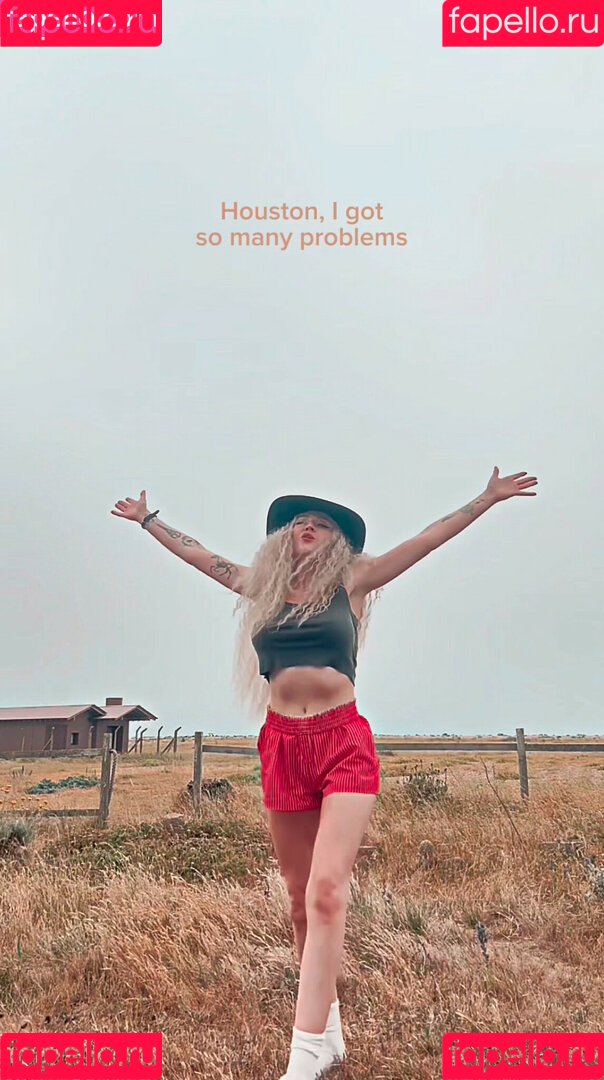 Janet Devlin Onlyfans Photo Gallery 