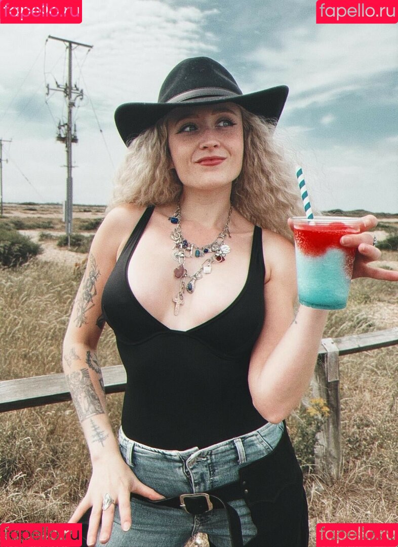 Janet Devlin Onlyfans Photo Gallery 