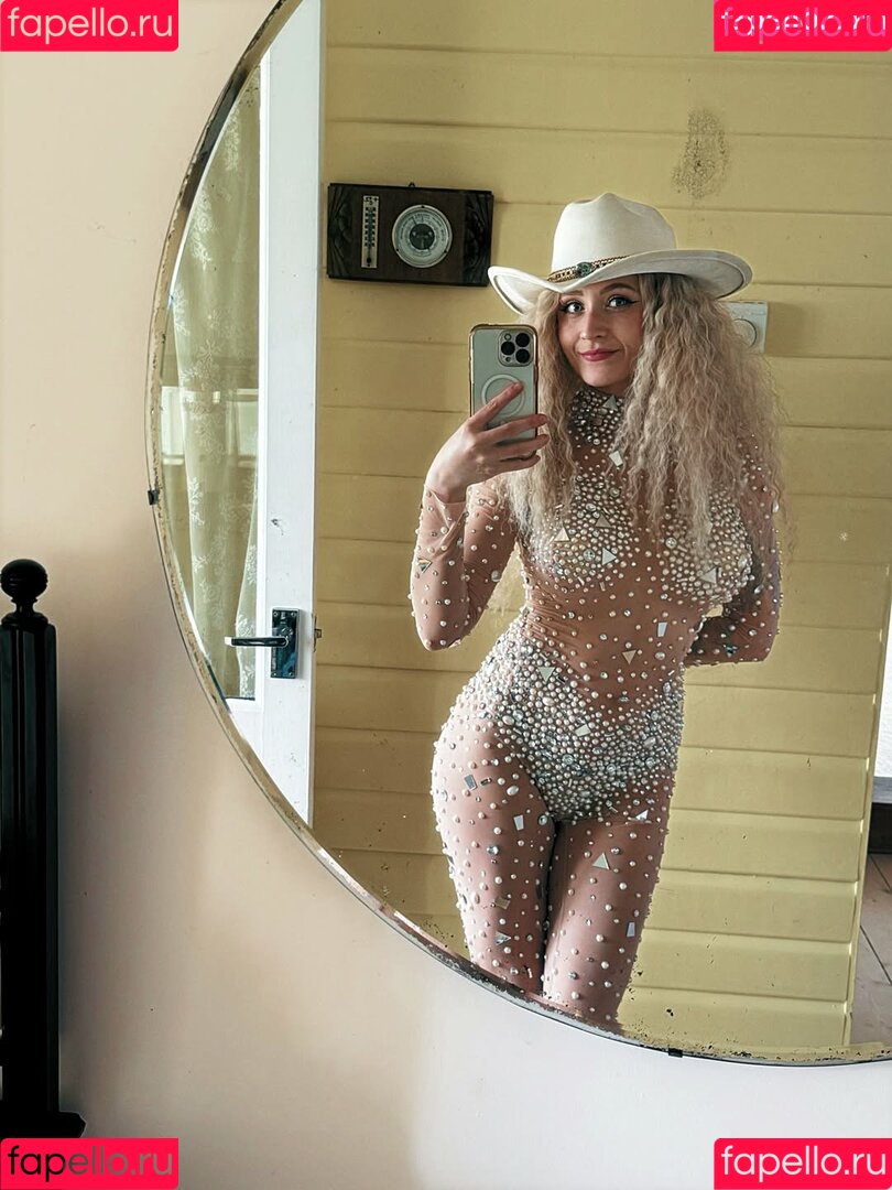 Janet Devlin Onlyfans Photo Gallery 