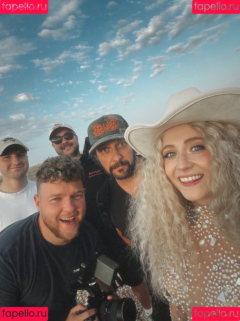 Janet Devlin Onlyfans Photo Gallery 