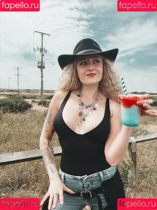 Janet Devlin Onlyfans Photo Gallery 