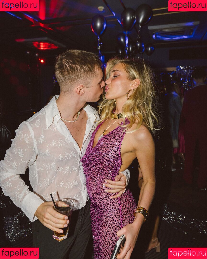 Mimi Slinger Onlyfans Photo Gallery 