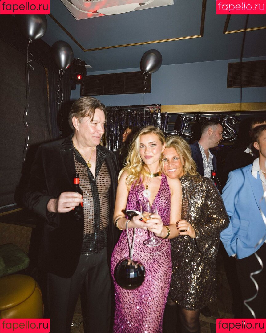 Mimi Slinger Onlyfans Photo Gallery 