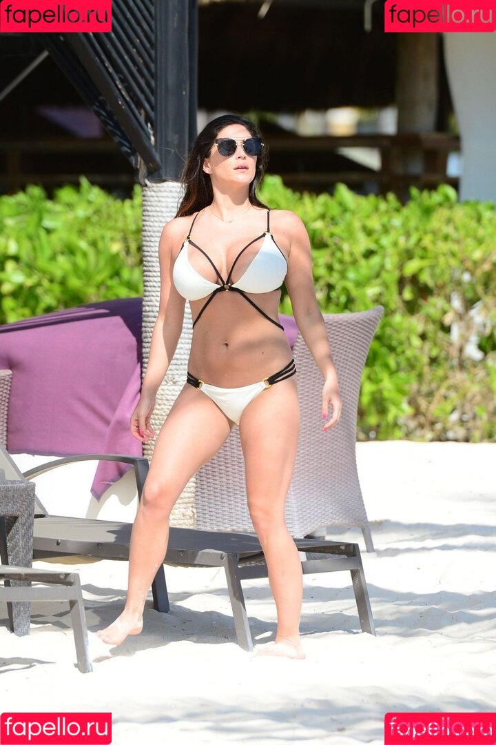 Casey Batchelor Onlyfans Photo Gallery 