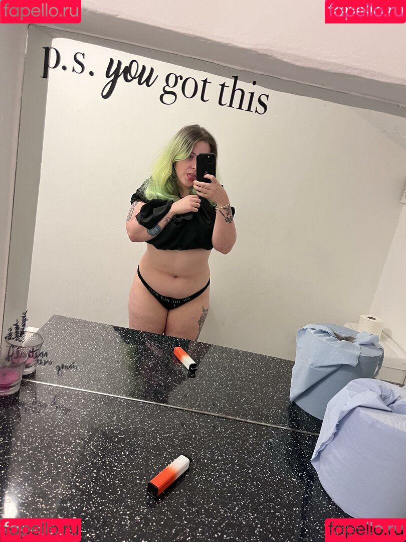 Spitwicked Onlyfans Photo Gallery 